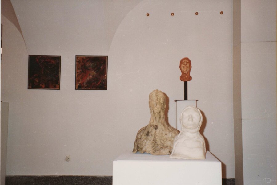 fotografie instalace z předchozí výstavy